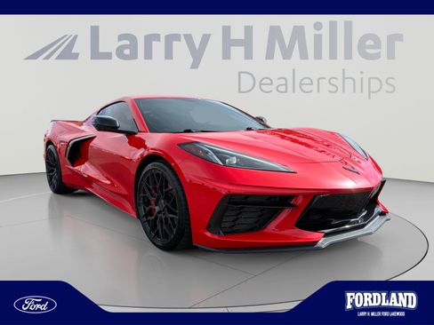 Used 2022 Chevrolet Corvette Stingray Coupe w/ Z51 Performance Package RWD image 7