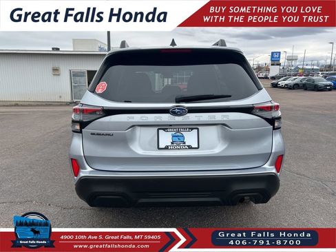 Used 2025 Subaru Forester Premium AWD/4WD image 6