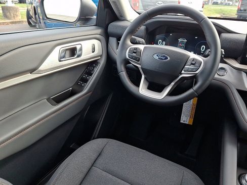 New 2026 Ford Explorer Active AWD/4WD image 16