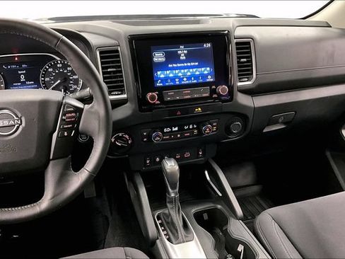 Used 2022 Nissan Frontier SV AWD/4WD image 7