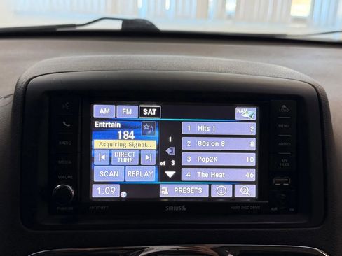Used 2013 Chrysler Town & Country Touring-L w/ Driver Convenience Group FWD image 33