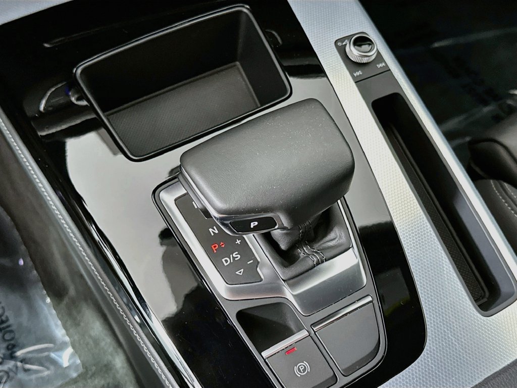 Used 2025 Audi Q5 2.0T Premium Plus AWD/4WD image 19