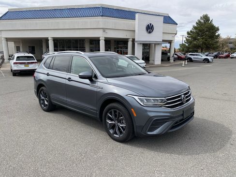 Certified 2022 Volkswagen Tiguan SE w/ Panoramic Sunroof Package image 36