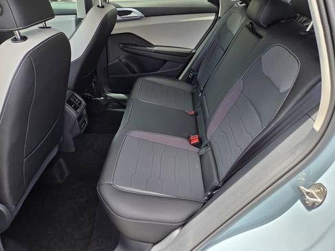 New 2026 Volkswagen Taos SE FWD image 7