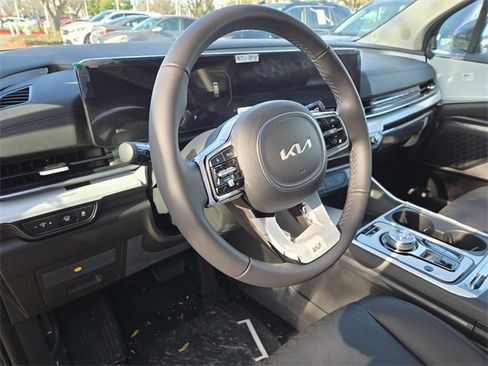 New 2025 Kia Carnival SX image 10