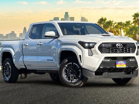 New 2025 Toyota Tacoma TRD Sport image 2
