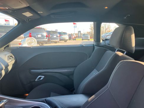 Used 2022 Dodge Challenger R/T image 10