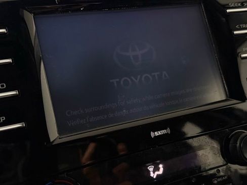 Used 2020 Toyota Camry SE FWD image 18