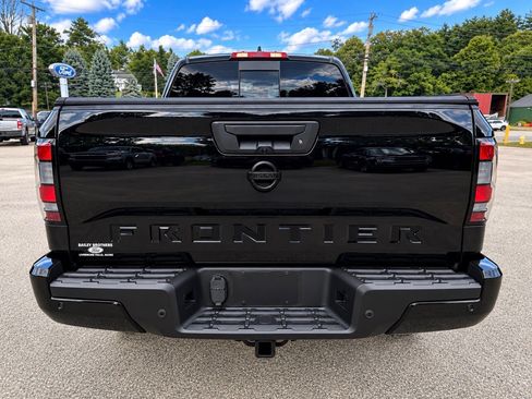 Used 2023 Nissan Frontier SV w/ SV Convenience Package AWD/4WD image 8