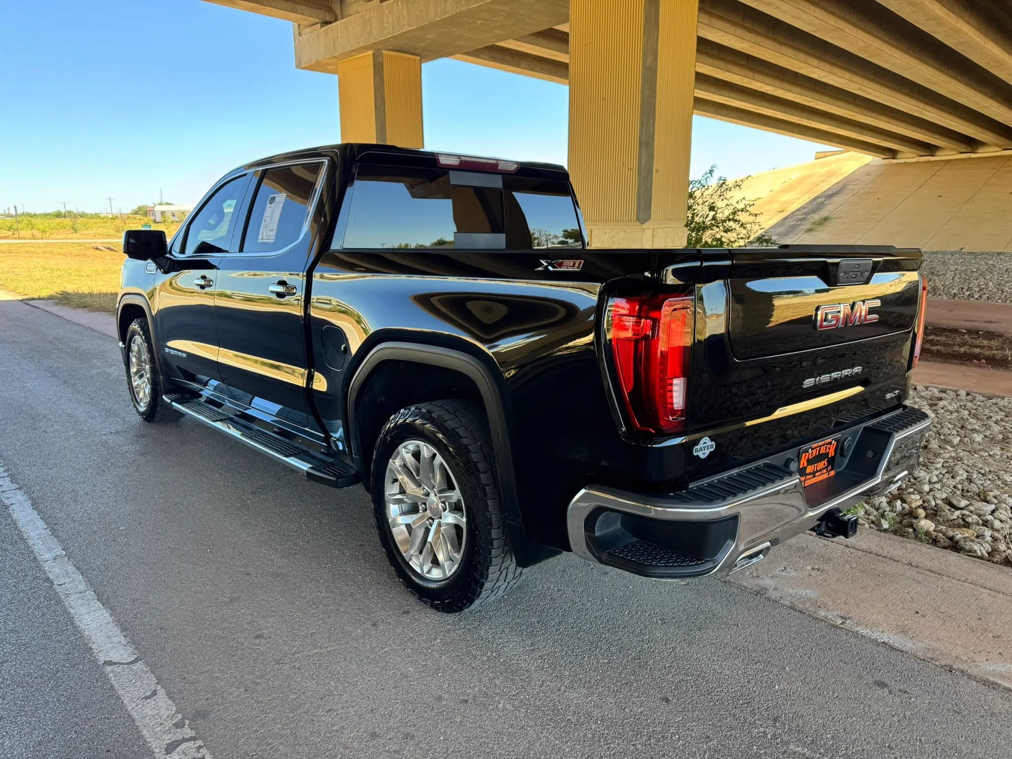 Used 2021 GMC Sierra 1500 SLT AWD/4WD image 5