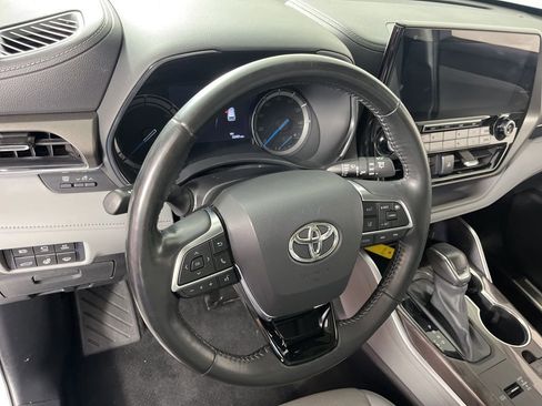 Used 2021 Toyota Highlander Limited image 31
