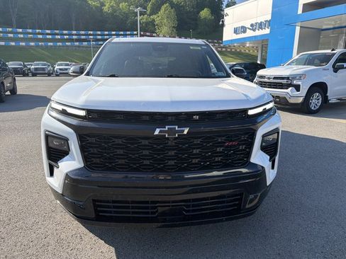 Used 2024 Chevrolet Traverse RS AWD/4WD image 11