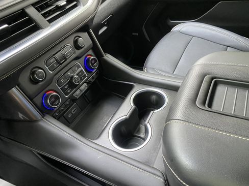 Used 2023 Chevrolet Suburban Premier AWD/4WD image 30
