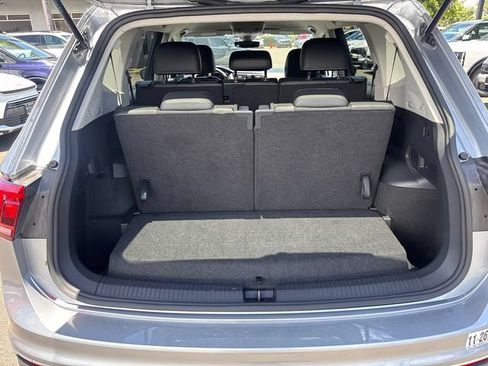 Used 2023 Volkswagen Tiguan SE FWD image 16