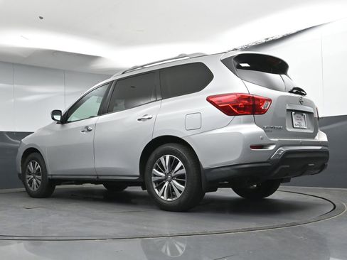 Used 2020 Nissan Pathfinder S image 25
