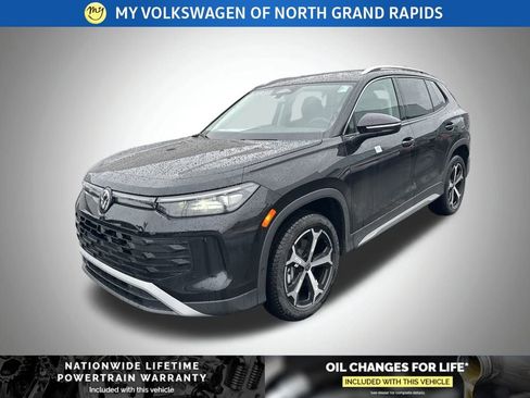 New 2026 Volkswagen Tiguan SE image 7