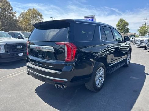 Used 2023 GMC Yukon Denali AWD/4WD image 3