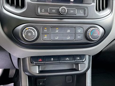 Used 2022 Chevrolet Colorado W/T w/ WT Convenience Package AWD/4WD image 32