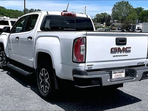 Used 2022 GMC Canyon AT4 w/ Driver Alert Package AWD/4WD image 5