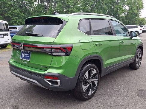 Certified 2025 Volkswagen Taos SE AWD/4WD image 11