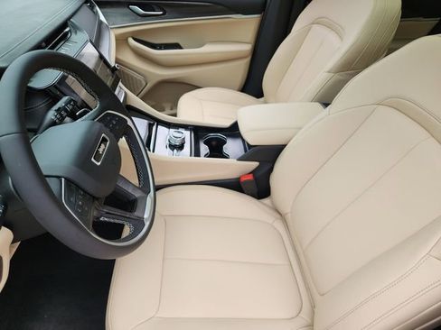 New 2026 Jeep Grand Cherokee Limited w/ Limited Altitude Package image 8