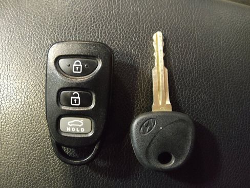 Used 2016 Hyundai Elantra SE image 32