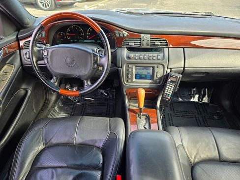 Used 2000 Cadillac De Ville DTS w/ Safety/Security Pkg image 18