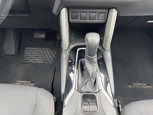 Used 2023 Toyota Corolla Cross LE image 28