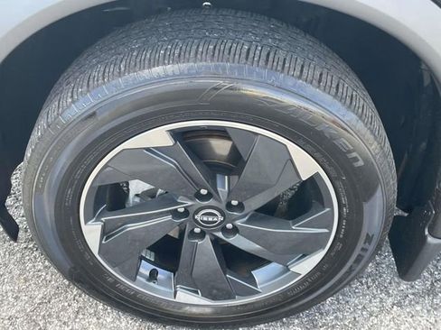 Used 2025 Nissan Rogue SV image 11