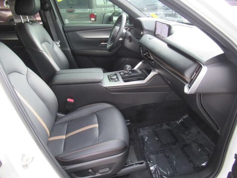 Used 2025 MAZDA CX-70 3.3 Turbo w/ Premium Plus Pkg AWD/4WD image 10