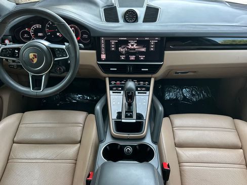 Used 2021 Porsche Cayenne Coupe AWD/4WD image 4