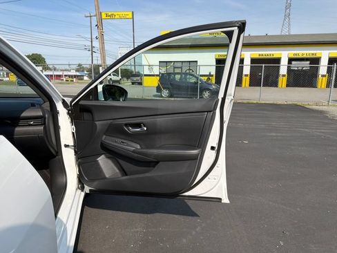 Used 2022 Nissan Sentra SV FWD image 24