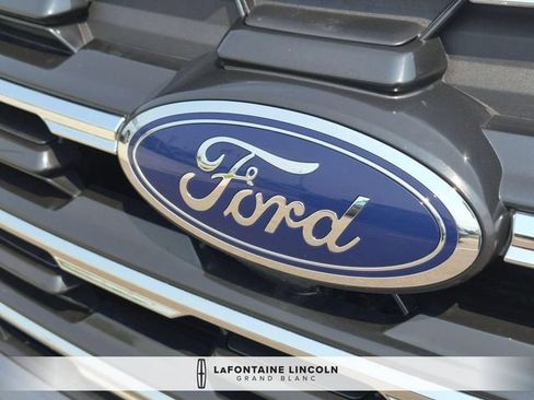 Used 2025 Ford Explorer Active w/ Active Comfort Package AWD/4WD image 9