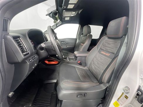 Used 2022 Nissan Frontier PRO-4X w/ Technology Package image 18