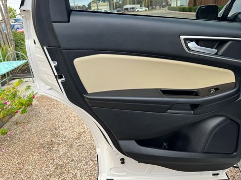 Used 2018 Ford Edge SEL w/ Equipment Group 201A image 31
