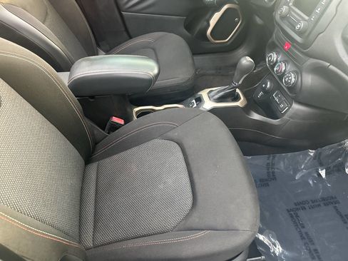Used 2016 Jeep Renegade 75th Anniversary AWD/4WD image 17