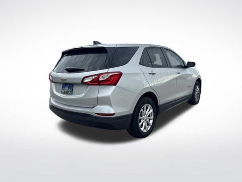 Used 2020 Chevrolet Equinox LS w/ LS Convenience Package FWD image 5