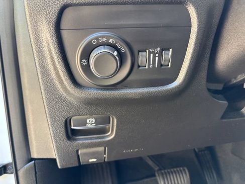 Used 2023 Jeep Grand Cherokee L Laredo w/ Luxury Tech Group I AWD/4WD image 24