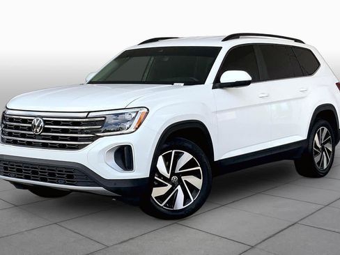 Used 2024 Volkswagen Atlas SE FWD image 1