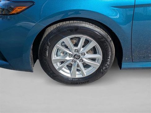 Used 2025 Toyota Camry LE image 21