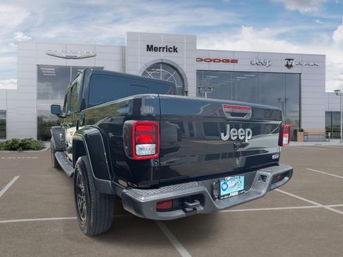Used 2022 Jeep Gladiator Overland w/ Cold Weather Group AWD/4WD image 8