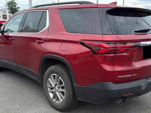 Used 2023 Chevrolet Traverse LT w/ Rear Camera Mirror Package AWD/4WD image 5