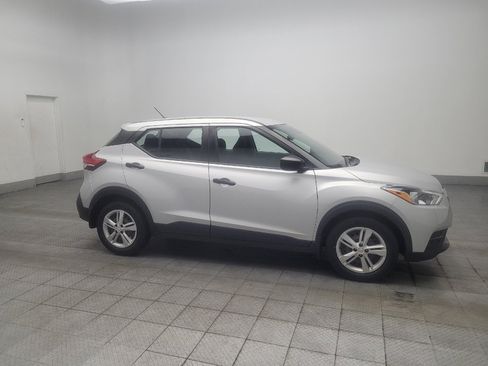 Used 2020 Nissan Kicks S FWD image 11