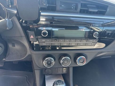 Used 2015 Toyota Corolla L image 30