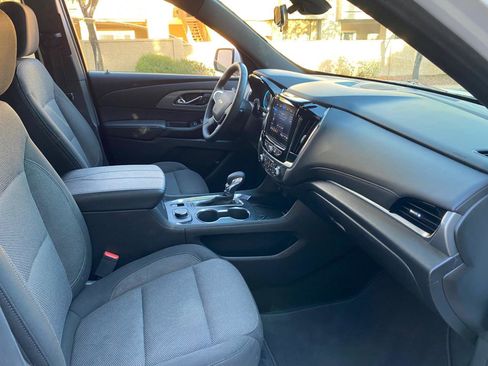 Used 2023 Chevrolet Traverse LT image 74