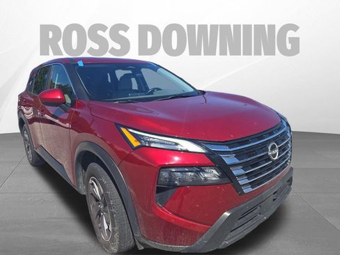 Used 2025 Nissan Rogue SV FWD image 3