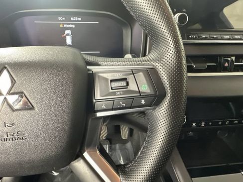 Used 2024 Mitsubishi Outlander SE AWD/4WD image 28