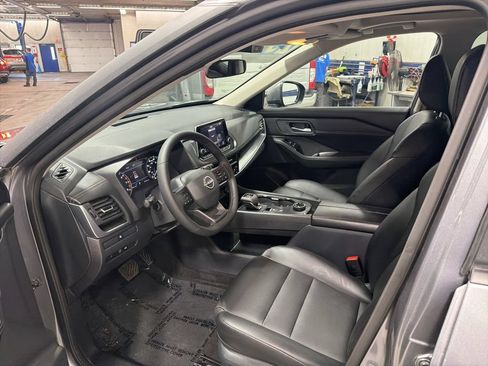 Used 2025 Nissan Rogue SV w/ SV Premium Package AWD/4WD image 20