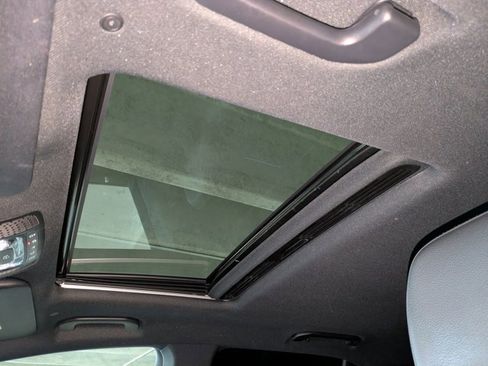 Used 2023 Mercedes-Benz GLE 350 image 17