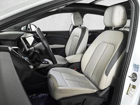 Certified 2023 Audi Q4 e-tron Prestige image 17